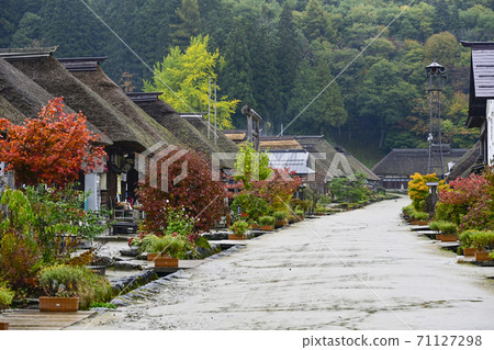 Rainy Ouchi-juku (early morning) Rainy Ouchi-juku (early morning) 71127298