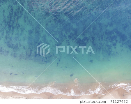 從上面直接看到的海 從上面直接看到的海 71127452