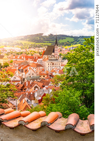 St Vitus church in the middle of historical city centre. Cesky Krumlov, Southern Bohemia, Czech Republic St Vitus church in the middle of historical city centre. Cesky Krumlov, Southern Bohemia, Czech Republic 71127644