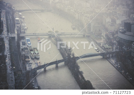Seine during a snowstorm Seine during a snowstorm 71127723