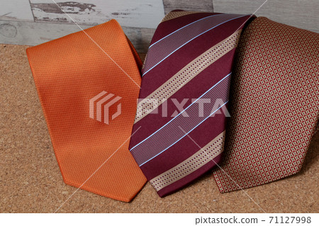 Ties, clothing, suits, men, businessmen, people, business, clothing, fashion, work Ties, clothing, suits, men, businessmen, people, business, clothing, fashion, work 71127998