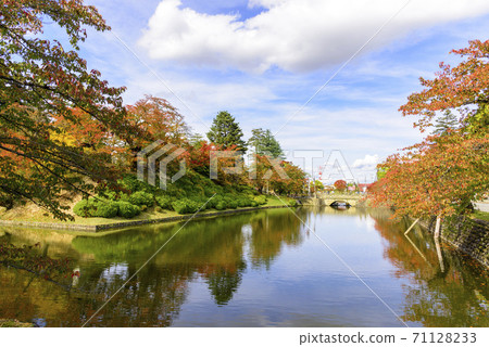 Autumn Uesugi Shrine and its surroundings 71128233