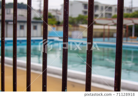Off-limits fence Off-limits fence 71128918