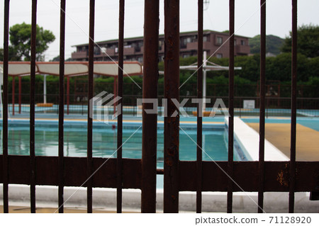 Off-limits fence Off-limits fence 71128920