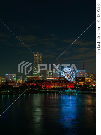 Night view of Yokohama Minato Mirai 71129538