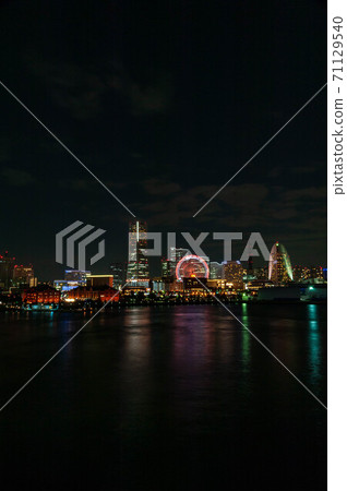 Night view of Yokohama Minato Mirai 71129540