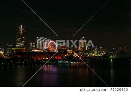 Night view of Yokohama Minato Mirai Night view of Yokohama Minato Mirai 71129550