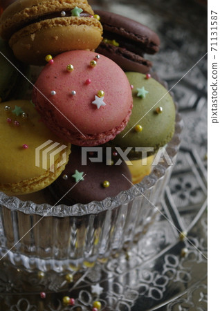 Colorful heaping macaroons Colorful heaping macaroons 71131587