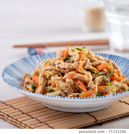 涼拌雞絲 涼拌 雞肉 肉 小黃瓜 台灣 食物 Shredded Chicken 細切りチキン 71132266