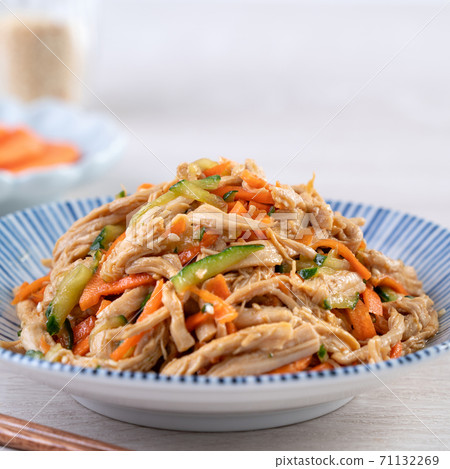 涼拌雞絲 涼拌 雞肉 肉 小黃瓜 台灣 食物 Shredded Chicken 細切りチキン 涼拌雞絲 涼拌 雞肉 肉 小黃瓜 台灣 食物 Shredded Chicken 細切りチキン 71132269