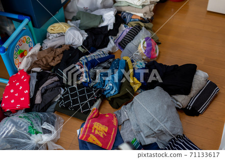 Garbage room changing clothes 71133617