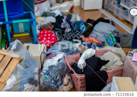 Garbage room changing clothes 71133618