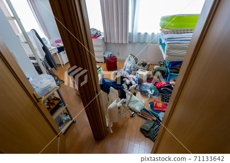 Garbage room changing clothes 71133642