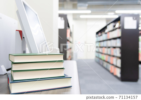 圖書館圖書館圖片 71134157