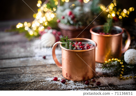 Mulled wine with cranberry Mulled wine with cranberry 71136651