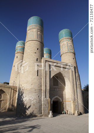Chor Minor ( Madrasah of Khalif Niyaz-kul), historic gatehouse for a destroyed madrasa in the historic city of Bukhara, Uzbekistan Chor Minor ( Madrasah of Khalif Niyaz-kul), historic gatehouse for a destroyed madrasa in the historic city of Bukhara, Uzbekistan 71138477