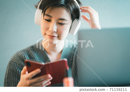 30s women lifestyle 71139211