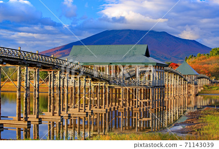 Tsugaru no Maihashi, Japan's number one wooden triple drum bridge over Lake Tsugaru Fujimi Tsugaru no Maihashi, Japan's number one wooden triple drum bridge over Lake Tsugaru Fujimi 71143039