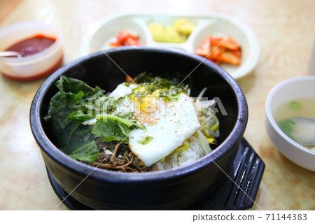 Stone baking bibimbap Stone baking bibimbap 71144383