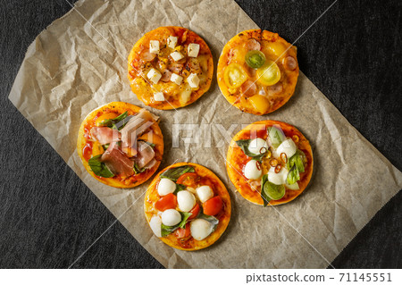 Pizza Italian home-made pizza 71145551