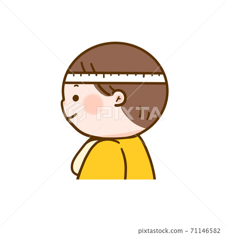 The front of the baby measuring the head circumference 71146582
