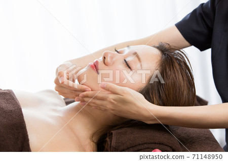 Facial massage Facial massage 71148950
