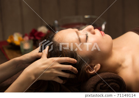 頭部按摩 71149114