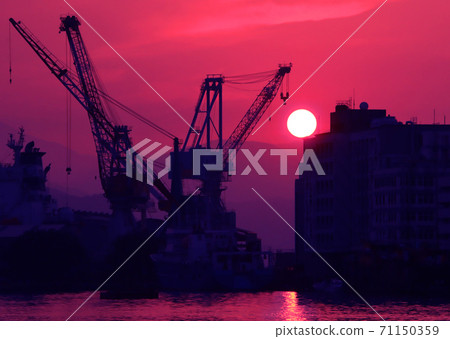 Hanging sun Hanging sun 71150359