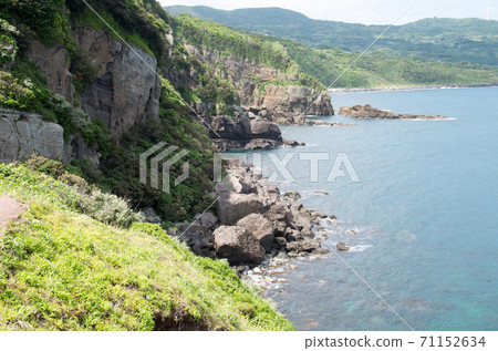 從旅遊景點看的日本海海岸景色 從旅遊景點看的日本海海岸景色 71152634