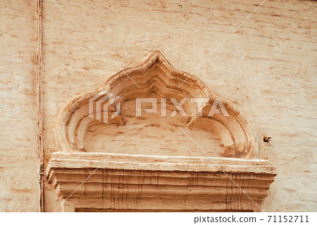 Satar arch stone in the old building Satar arch stone in the old building 71152711