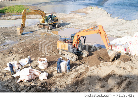 Bank protection work for the Kano River in Izunokuni City, Shizuoka Prefecture 71153422