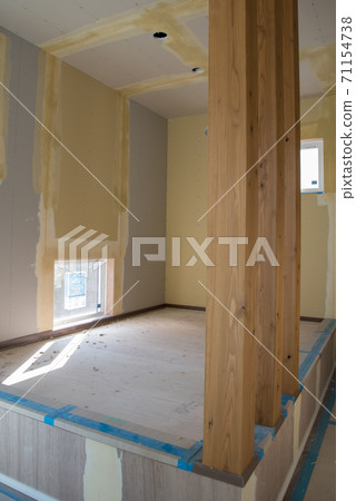 房子正在建設中 71154738