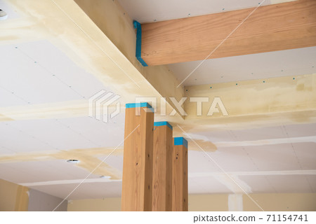 房子正在建設中 71154741