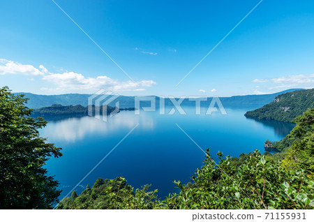 [Lake Towada, Aomori Prefecture] A large panoramic view of Lake Towada from the view 71155931