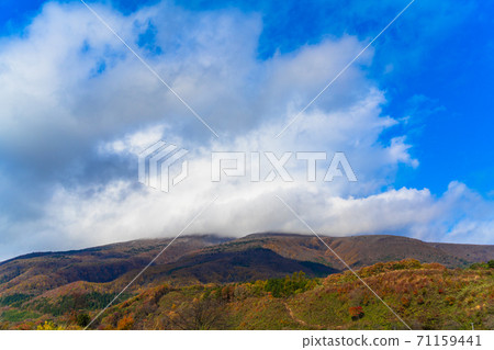 Mt. Fubo seen from Shichikashuku in late autumn, Shichikashuku Town, Miyagi Prefecture Mt. Fubo seen from Shichikashuku in late autumn, Shichikashuku Town, Miyagi Prefecture 71159441
