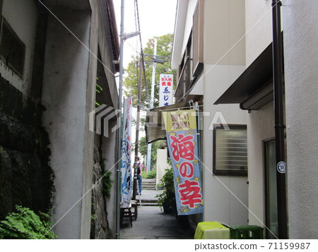 A seafood restaurant on the side street of Enoshima Bentaiten Nakamise Dori A seafood restaurant on the side street of Enoshima Bentaiten Nakamise Dori 71159987