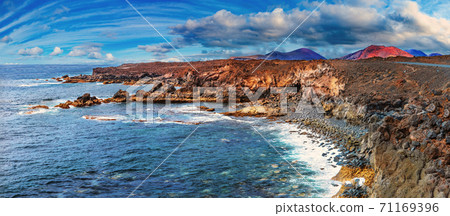 Beaches, cliffs and islands of Spain 71169396