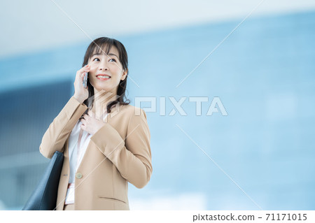 Working female business woman Female business person Working female business woman Female business person 71171015