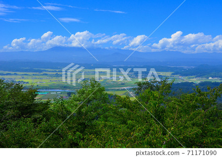 Michinoku Shiokaze Trail Abukuma Mountains Overlooking Kakuda City and Zao Mountains to the west from Mt. Shikata Michinoku Shiokaze Trail Abukuma Mountains Overlooking Kakuda City and Zao Mountains to the west from Mt. Shikata 71171090