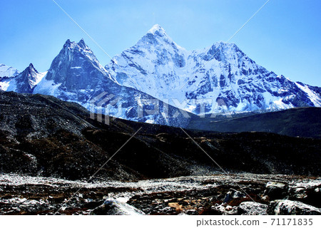 Ama Dablam seen from the upper reaches of the Imja River, a famous peak on the Everest Highway Ama Dablam seen from the upper reaches of the Imja River, a famous peak on the Everest Highway 71171835