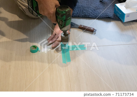 Floor noise repair work for flooring Floor noise repair work for flooring 71173734