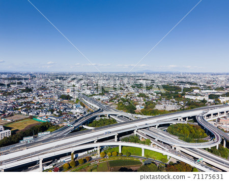 Junction 71175631