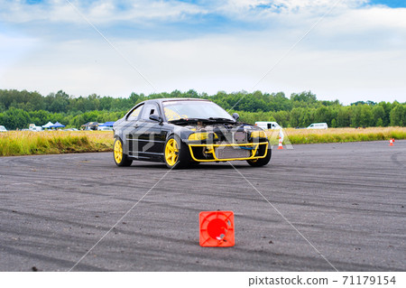 car drifting 71179154