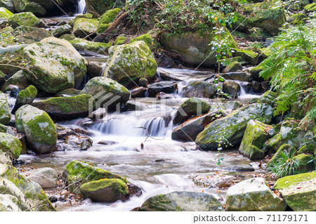 Autumn Nogawachi Valley (Keikoku Nogouchi) Fukuoka City, Fukuoka Prefecture 71179171