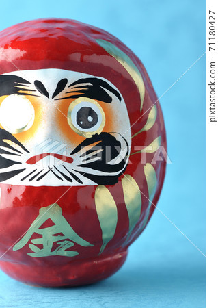 Daruma one eye waiting for passing or winning 71180427