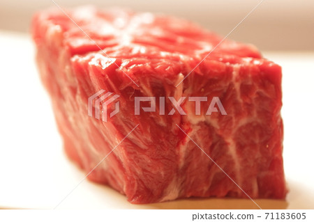 Japanese black beef sagari (skirt steak) lump block Japanese black beef sagari (skirt steak) lump block 71183605
