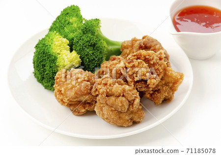 Deep-fried chicken Deep-fried chicken 71185078