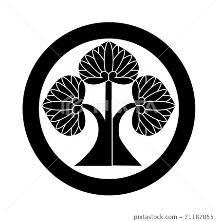Aoi standing right away from the family crest Aoi standing right away from the family crest 71187055
