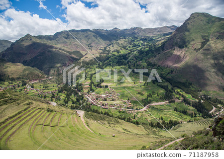 The Sacred Valley and the Inca ruins of Pisac, near Cuzco Peru. 71187958