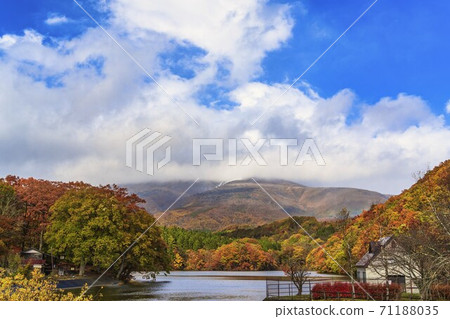 Choro Lake and Mt. Fubo in late autumn, Shichikashuku Town, Miyagi Prefecture Choro Lake and Mt. Fubo in late autumn, Shichikashuku Town, Miyagi Prefecture 71188035